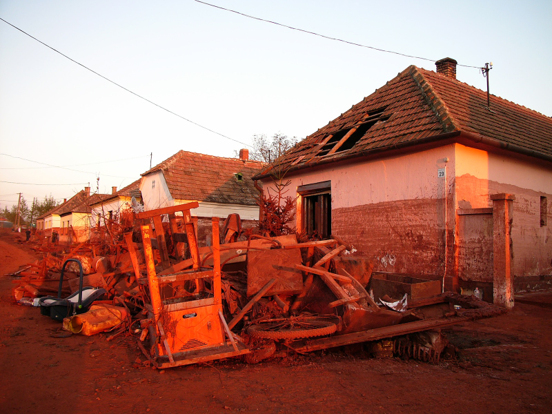 Illustration for article titled How We Helped Hungary's Toxic Sludge Victims